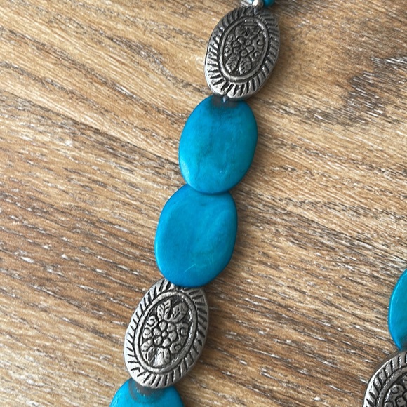 Faux Turquoise Stone and Metal Western Style Necklace - Picture 2 of 4